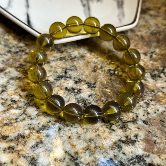 Chunky Olive Green Yellow Beeswax Bead Bracelet - Picture 4 of 9